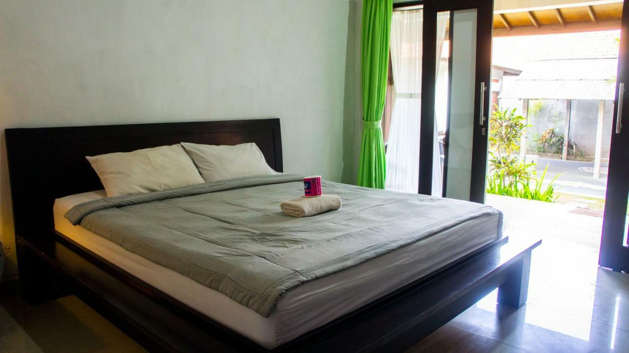 Widi Homestay Canggu Exteriör bild